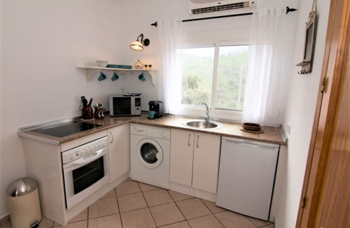 Canillas de Aceituno House | Delightful Studio 'Velez' w/Mountain Views, sleeps 2, in country holiday complex