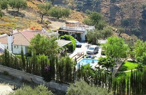 Canillas de Aceituno House | Delightful Studio 'Velez' w/Mountain Views, sleeps 2, in country holiday complex