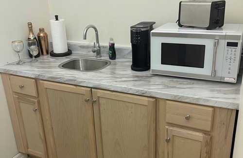 Vista East Apartment | Delightful studio with spa parking gym in nearby clubhouse in beautiful Orlando.