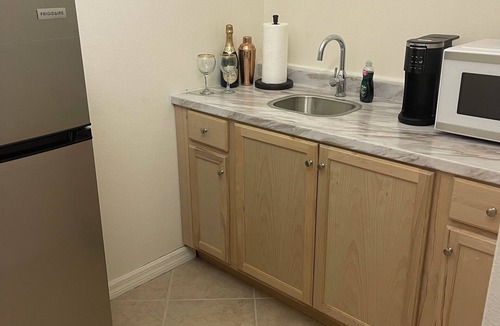 Vista East Apartment | Delightful studio with spa parking gym in nearby clubhouse in beautiful Orlando.