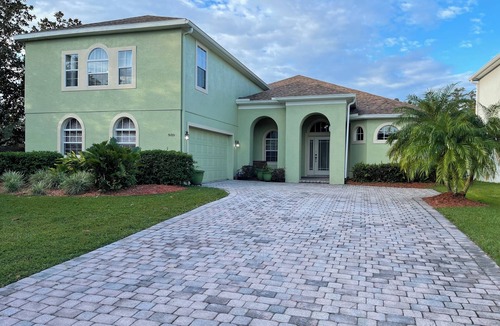 Vista East Apartment | Delightful studio with spa parking gym in nearby clubhouse in beautiful Orlando.