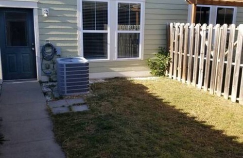Mann House | Delightful Townhouse in Trendy Quiet Neighborhood