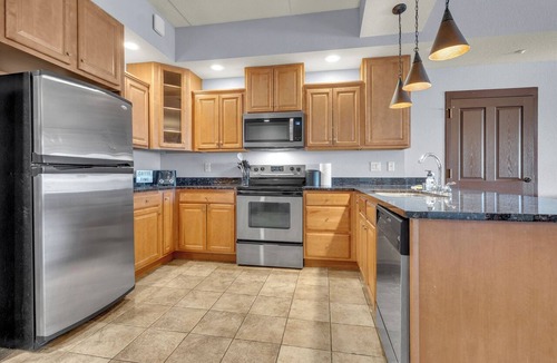 Wisconsin Dells Condo | Dells Getaway Sleeps 14 Near Waterparks & Golf
