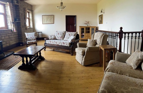Burnley House | Delph Cottage Two ground floor bedrooms and a ground floor shower room