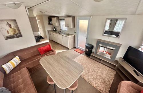 Glasgow Apartment | Delta, Bromley 4-Bedroom Located in Uddingston, Glasgow at Maryville Caravan Site