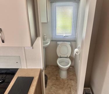 Glasgow Apartment | Delta, Bromley 4-Bedroom Located in Uddingston, Glasgow at Maryville Caravan Site