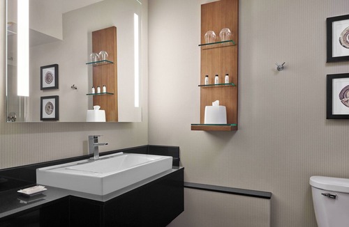 Menomonee Falls Hotel | Delta Hotels by Marriott Milwaukee Northwest