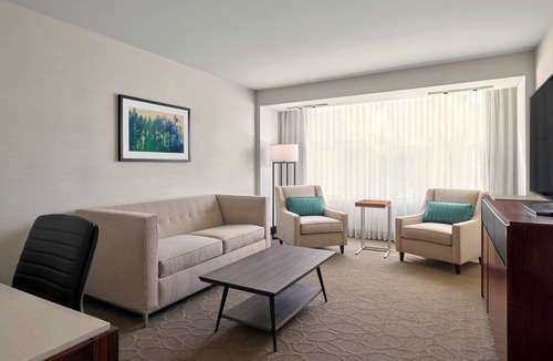 Menomonee Falls Hotel | Delta Hotels by Marriott Milwaukee Northwest