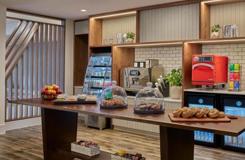 Willowbrook Hotel | Delta Hotels by Marriott Chicago Willowbrook