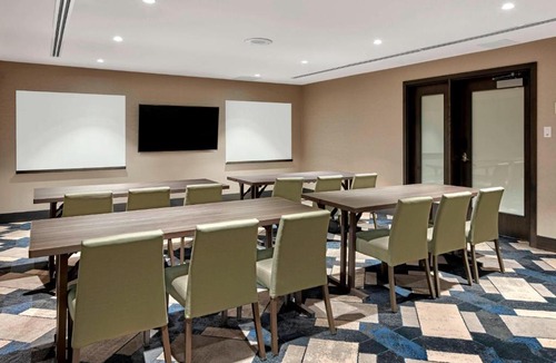 Downtown Calgary Hotel | Delta Hotels by Marriott Calgary Downtown
