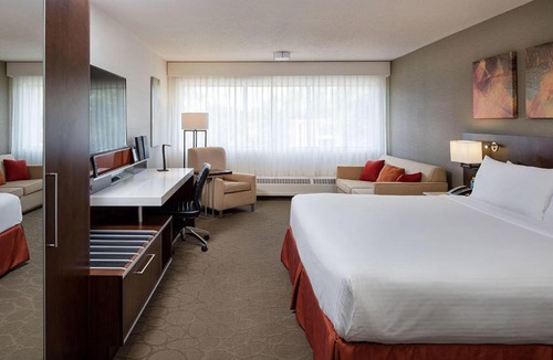 Willow Park Hotel | Delta Hotels by Marriott Calgary South
