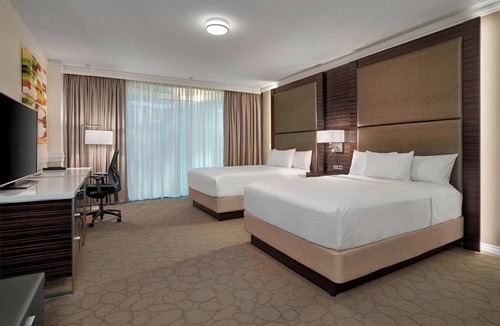 Downtown Edmonton Hotel | Delta Hotels by Marriott Edmonton Centre Suites