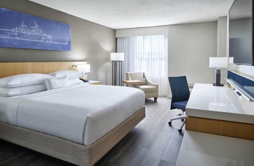Norfolk Hotel | Delta Hotels by Marriott Norfolk Airport