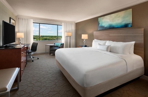 Downtown Richmond Hotel | Delta Hotels by Marriott Richmond Downtown