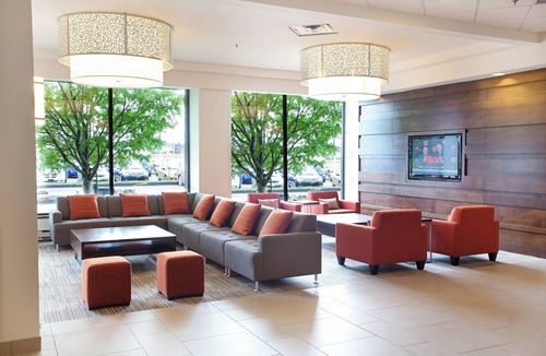 Jonquiere Hotel | Delta Hotels by Marriott Saguenay Conference Centre