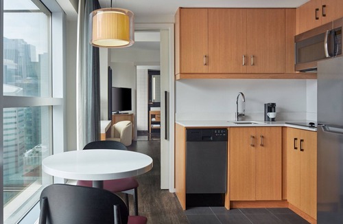 Toronto Entertainment District Hotel | Delta Hotels by Marriott Toronto