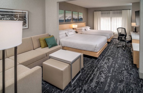Huntington Hotel | Delta Hotels by Marriott Huntington Downtown