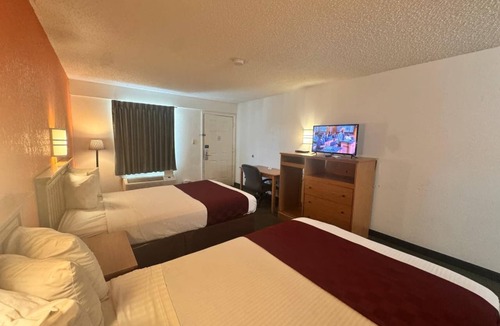 West Helena Hotel | Delta Inn West Helena US 49 AR