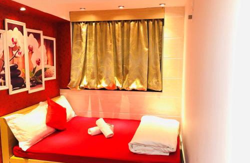 Tsim Sha Tsui House | Delta Lounge