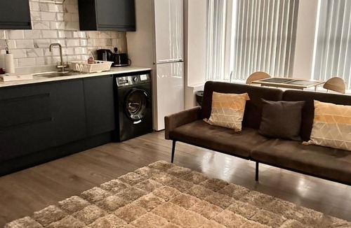 Desborough Apartment | Deluxe 1 & 2 Bed Apartment - Desborough - Kettering - Sleeps up to 5 - Free Parking, - WIFI - Contractors, Professionals, Families and Relocators - By The Home Makers Hub