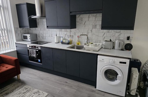 Desborough Apartment | Deluxe 1 & 2 Bed Apartment - Desborough - Kettering - Sleeps up to 5 - Free Parking, - WIFI - Contractors, Professionals, Families and Relocators - By The Home Makers Hub