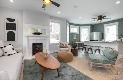 Mount Auburn House | Deluxe 4-Bedroom w Huge Deck 3-Min to Downtown!