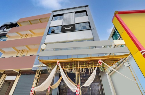 Patna House | Deluxe Anisabad Near Mahavir Sansthan