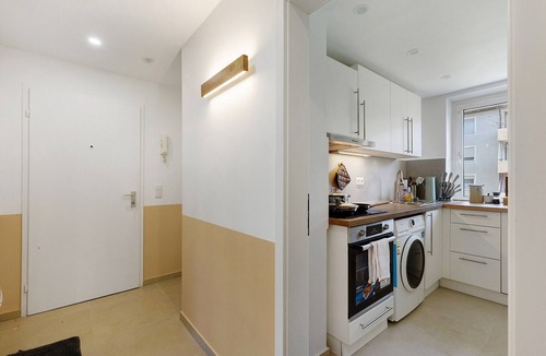 Oberkochen Apartment | Deluxe Apartment in a Quiet Location with Balcony and Wi-Fi