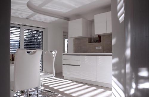 Lesce Apartment | Deluxe Apartments Panorama