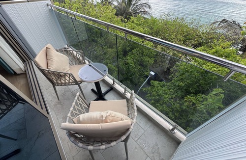 Male Apartment | Deluxe Beach-view Room with Balcony