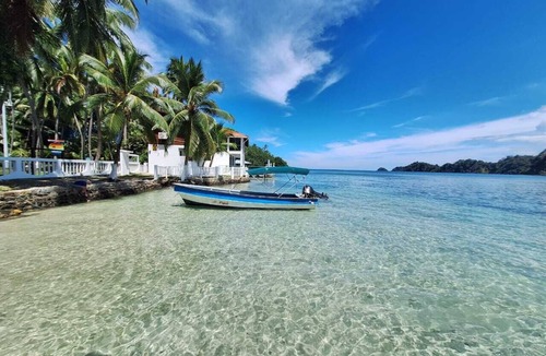 Isla Grande House | Deluxe Beachfront 4-bedroom house in Colón Province