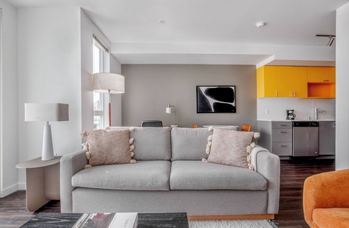 Wilburton Apartment | Deluxe Bellevue 1BR w/BBQ, Gym, W/D, nr Spring District, by Blueground
