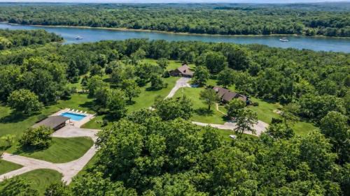 Eckerty House | Deluxe Cabin #11 with Hot Tub on Patoka Lake in Southern Indiana