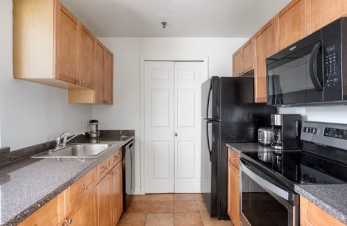 Central Square Apartment | Deluxe Central Square 1BR w/Fitness, walk to Shopping, by Blueground