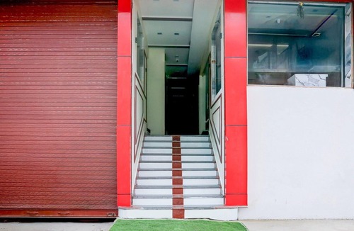 Phulpur House | Deluxe Collection O Subedarganj