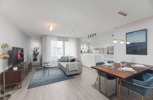 Leinfelden-Echterdingen Apartment | Deluxe apartment for up to 6 people I Near the trade fair and airport
