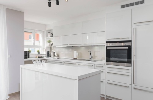Leinfelden-Echterdingen Apartment | Deluxe apartment for up to 6 people I Near the trade fair and airport