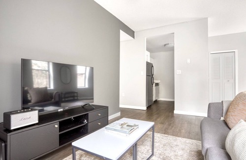 Lower Mills Apartment | Deluxe Dorchester Savin Hills 2BR nr Milton T, by Blueground