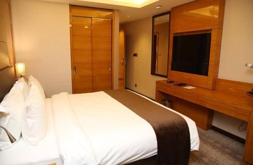 Suwailih Hotel | Deluxe Double or Twin Room | Gloria Hotel | Modern Stay in Central Amman
