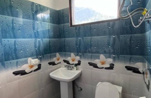 Old Manali Apartment | Deluxe Double Room/2 Adults + 1 Child/- The Cosmic Rajasthan