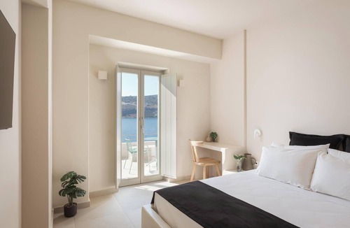 Limeni House | Deluxe Double Room 2 By Yerma Suites Limeni