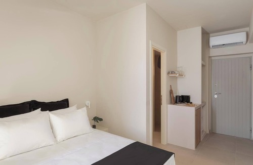 Limeni House | Deluxe Double Room By Yerma Suites Limeni