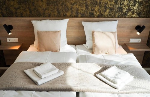 Estenfeld Hotel | Deluxe double room with underfloor heating