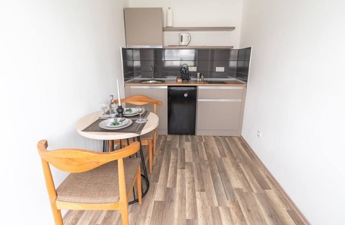 Willroth Apartment | Deluxe double/twin room - Colakation GmbH