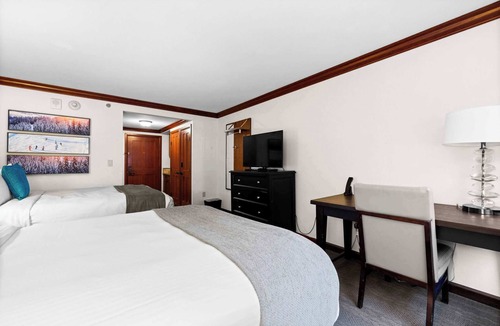 Olympic Valley Resort | Deluxe Forest View Studio-No Resort Fees for July