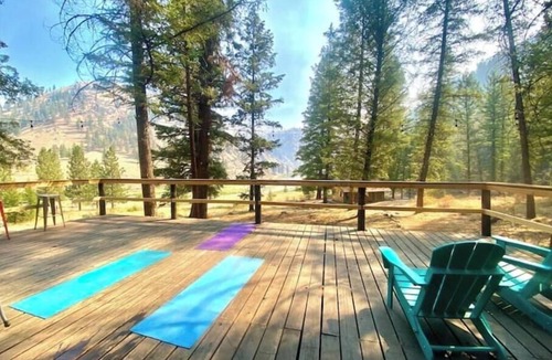 Shoup RV Rental | Deluxe Glamping on the Salmon River - Breakfast Included, Sleeps 4-6