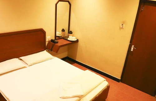 Pallavaram Hotel | Deluxe Hotel