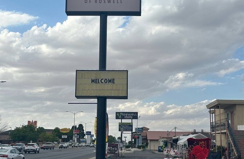 Roswell Hotel | Deluxe Inn Of Roswell