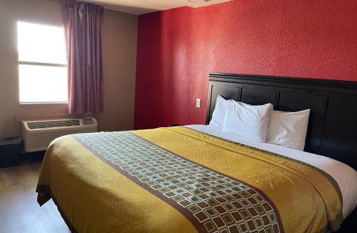 West Memphis Hotel | Deluxe Inn