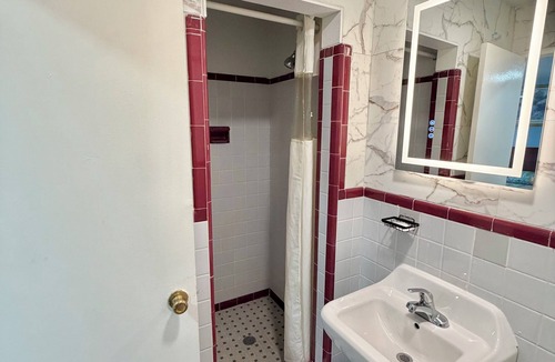 Wilson Hotel | Deluxe Inn